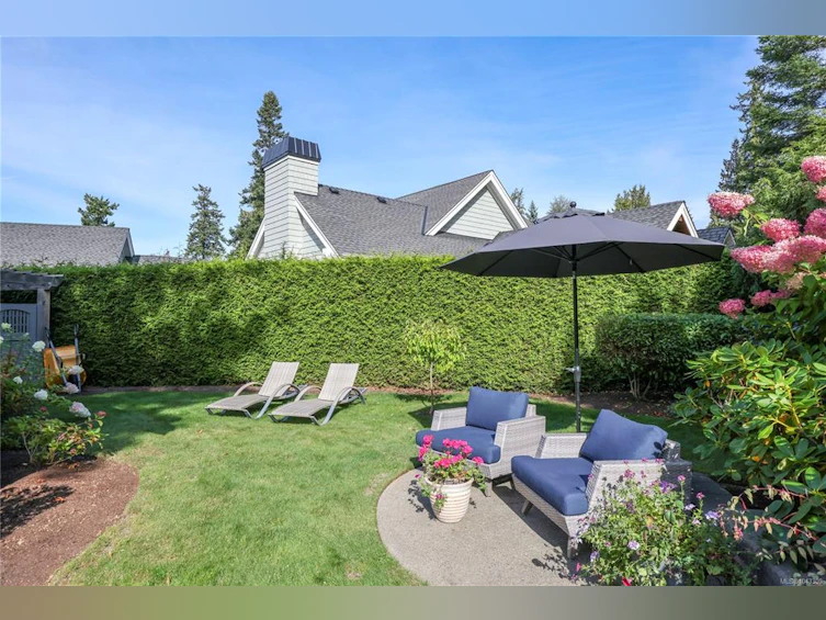 992 Bluffs Drive, Qualicum Beach, BC, V9K 0A2 - 39
