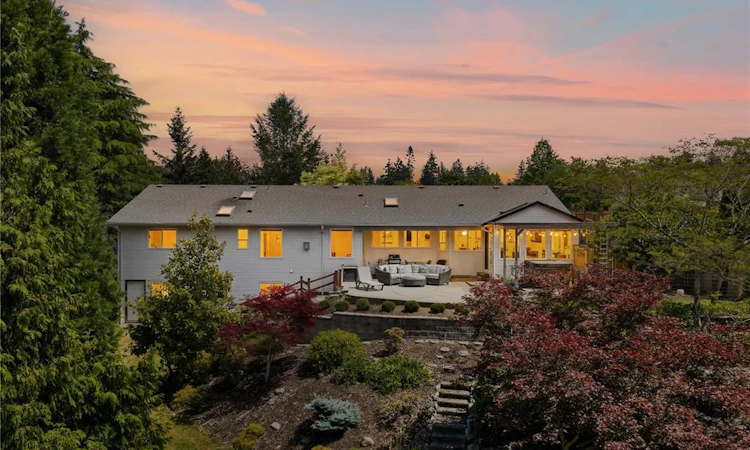 240 Carmanah Drive