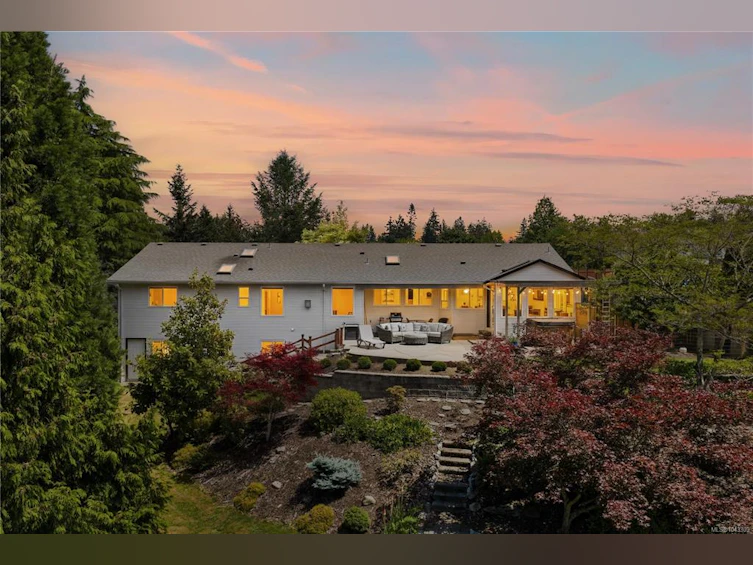 240 Carmanah Drive, Courtenay, BC, V9N 8N4