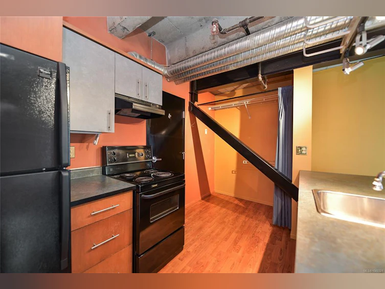 201-1061 Fort Street, Victoria, BC, V8V 5A1 - 7