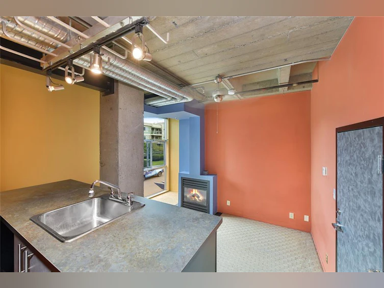 201-1061 Fort Street, Victoria, BC, V8V 5A1 - 11