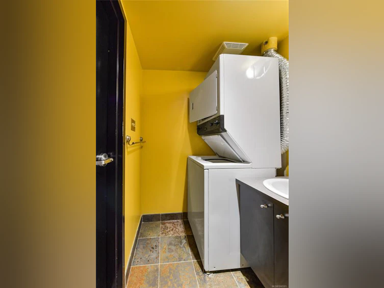 201-1061 Fort Street, Victoria, BC, V8V 5A1 - 14