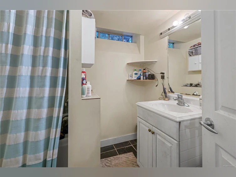 1730 Jingle Pot Road, Nanaimo, BC, V9R 6H1 - 35