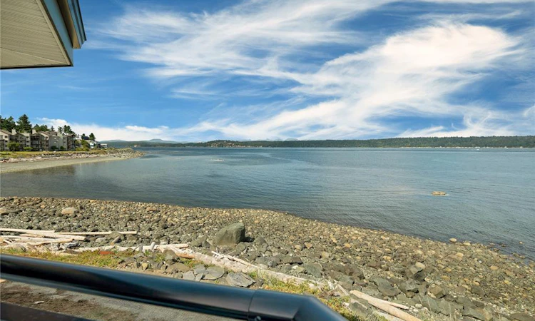 209-87 S Island Highway