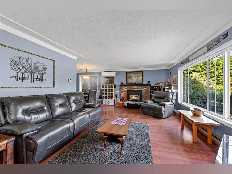 1007 Centre Crescent, Qualicum Beach, BC, V9K 2G6 - 2
