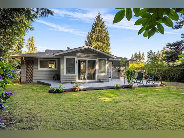1007 Centre Crescent, Qualicum Beach, BC, V9K 2G6 - 8