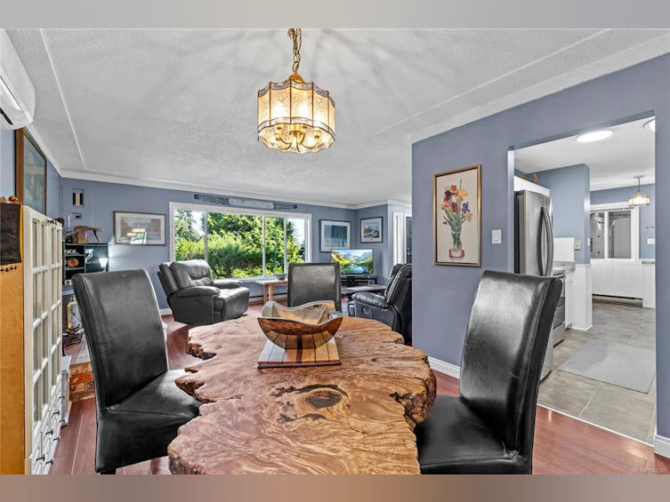 1007 Centre Crescent, Qualicum Beach, BC, V9K 2G6 - 3