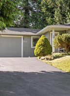 1007 Centre Crescent