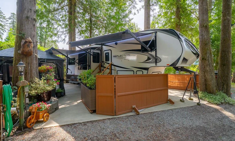 10324 Lakeshore Road
