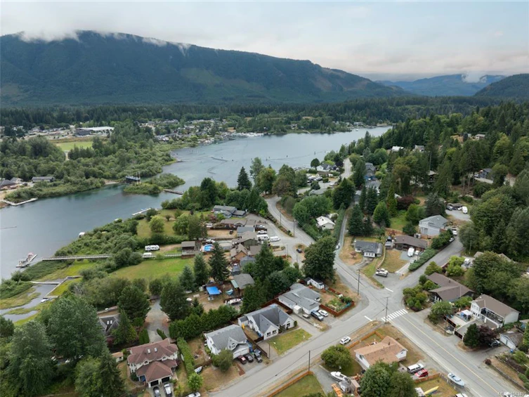 108 River Road, Lake Cowichan, BC, V0R 2G0 - 3