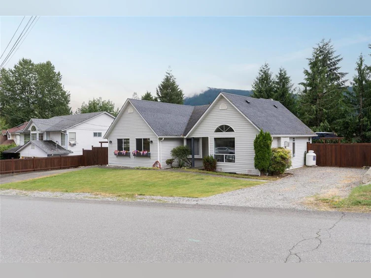 108 River Road, Lake Cowichan, BC, V0R 2G0