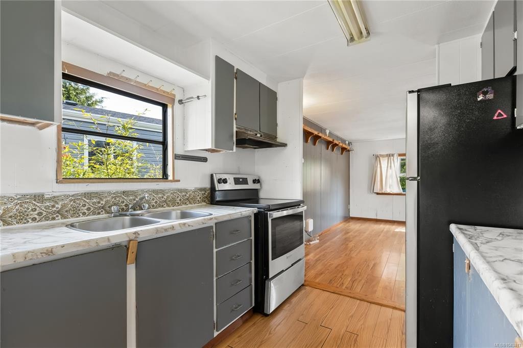 487 Orca Crescent, Ucluelet, BC, V0R 3A0 - 2