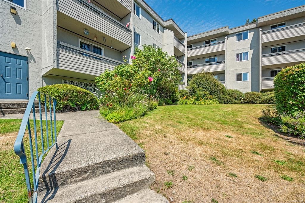 209-3235 Quadra Street, Saanich, BC, V8X 1G4 - 31