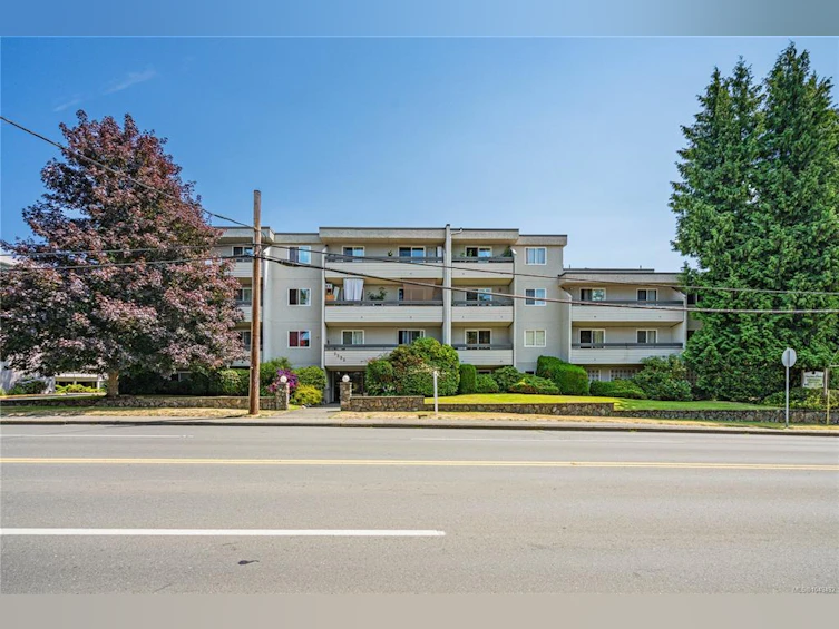 209-3235 Quadra Street, Saanich, BC, V8X 1G4 - 37