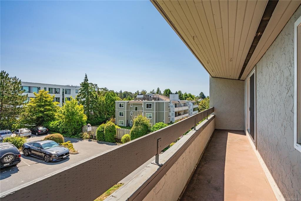 209-3235 Quadra Street, Saanich, BC, V8X 1G4 - 23