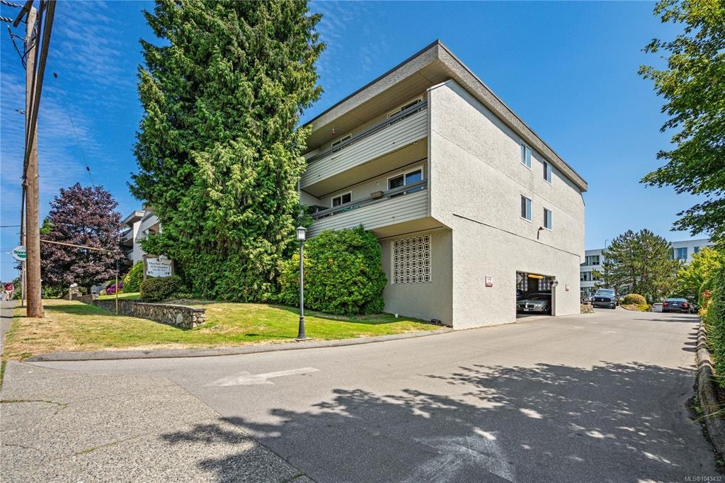 209-3235 Quadra Street, Saanich, BC, V8X 1G4 - 35