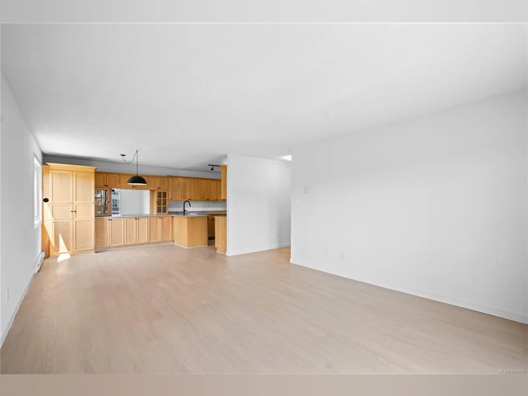209-3235 Quadra Street, Saanich, BC, V8X 1G4 - 9