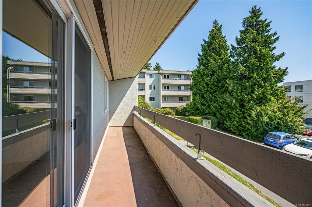 209-3235 Quadra Street, Saanich, BC, V8X 1G4 - 22