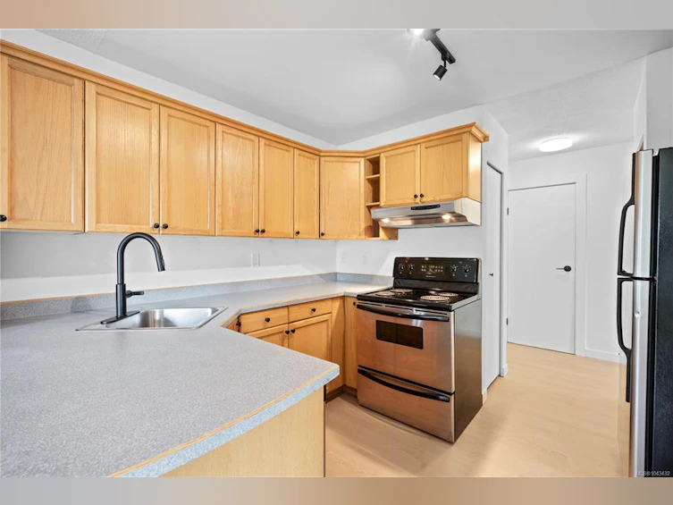 209-3235 Quadra Street, Saanich, BC, V8X 1G4 - 12