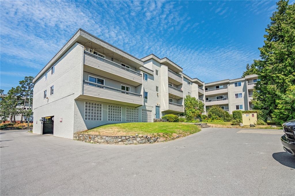 209-3235 Quadra Street, Saanich, BC, V8X 1G4 - 29