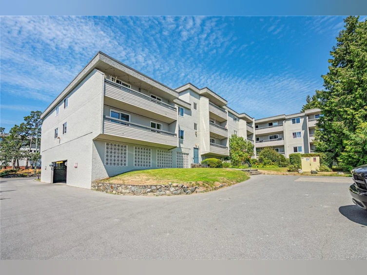 209-3235 Quadra Street, Saanich, BC, V8X 1G4 - 29