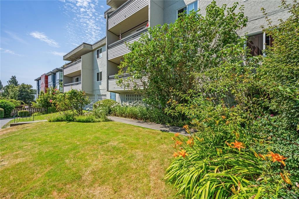 209-3235 Quadra Street, Saanich, BC, V8X 1G4 - 33