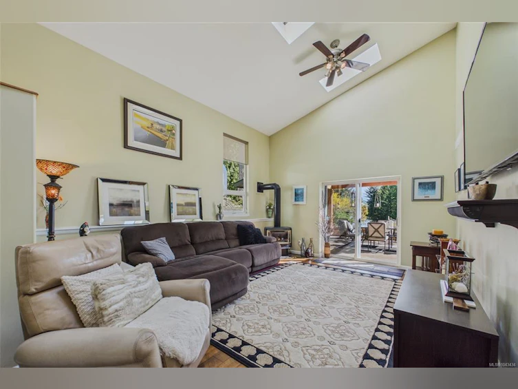 1361 Bodington Road, Cortes Island, BC, V0P 1Z0 - 9