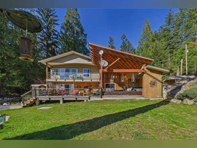 1361 Bodington Road, Cortes Island, BC, V0P 1Z0
