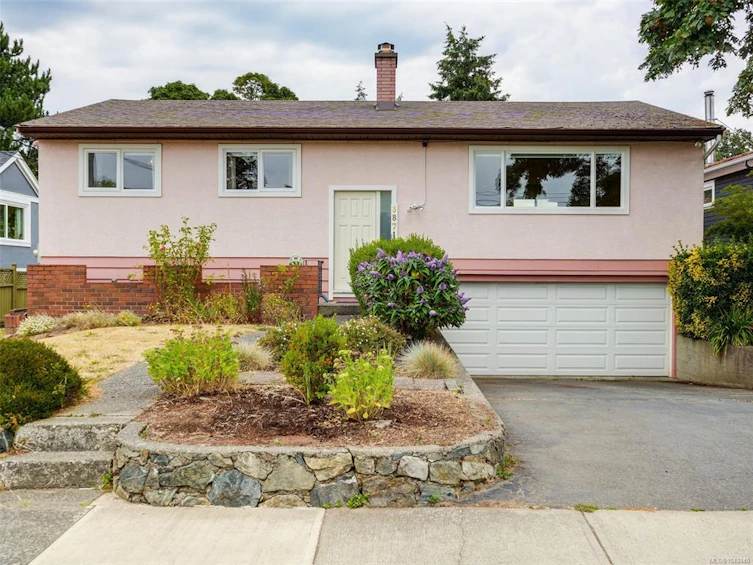 3871 Carey Road, Saanich, BC, V8Z 4C8