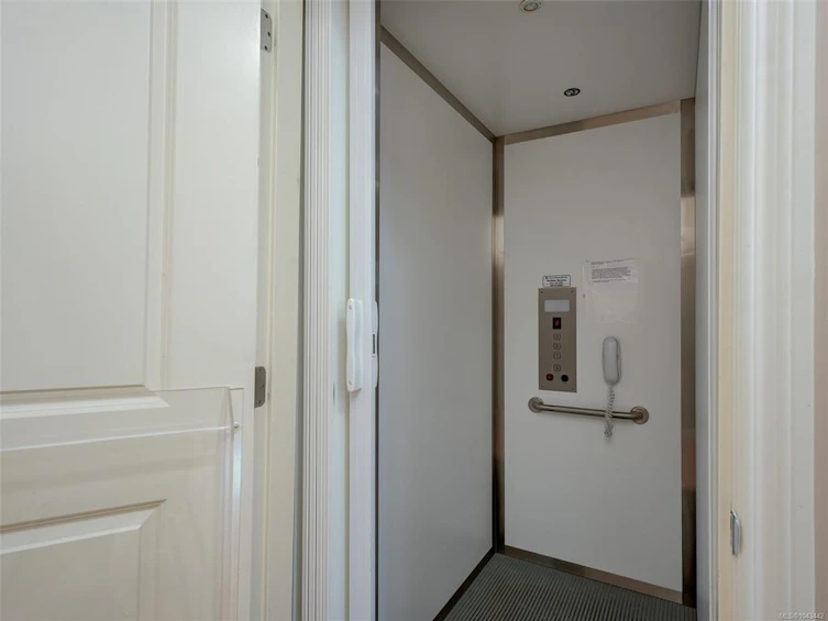 809 Rogers Way, Saanich, BC, V8X 5L1 - 20