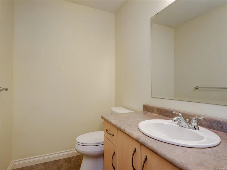 809 Rogers Way, Saanich, BC, V8X 5L1 - 18