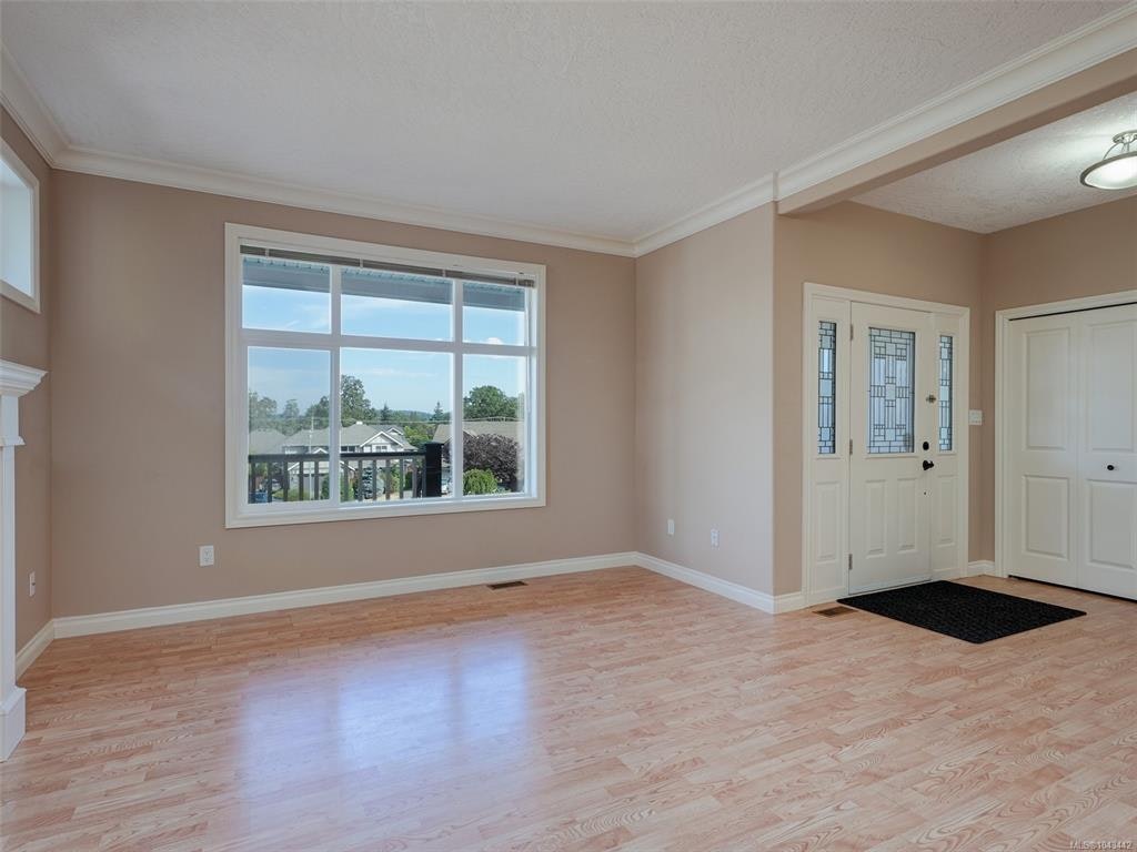 809 Rogers Way, Saanich, BC, V8X 5L1 - 7