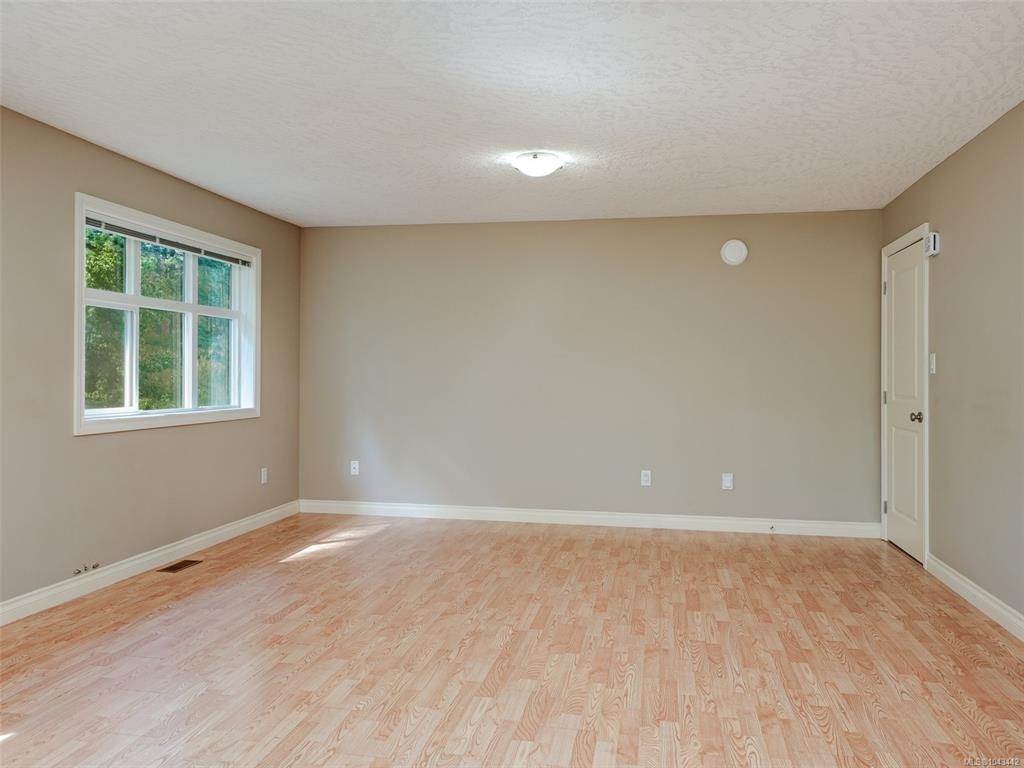 809 Rogers Way, Saanich, BC, V8X 5L1 - 28