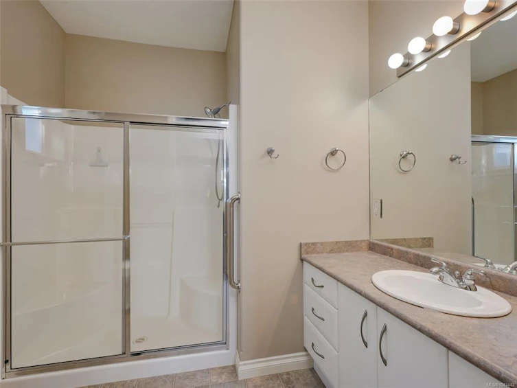809 Rogers Way, Saanich, BC, V8X 5L1 - 16