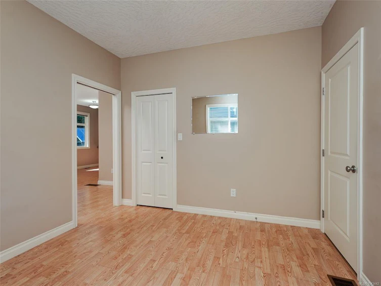809 Rogers Way, Saanich, BC, V8X 5L1 - 17