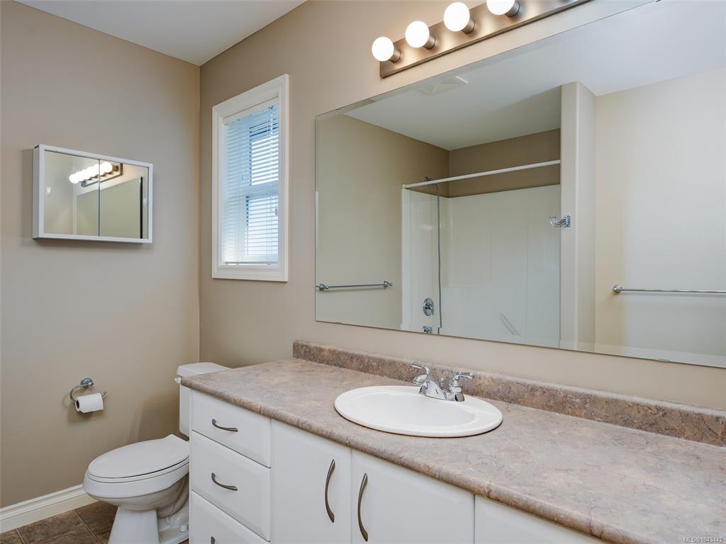809 Rogers Way, Saanich, BC, V8X 5L1 - 23