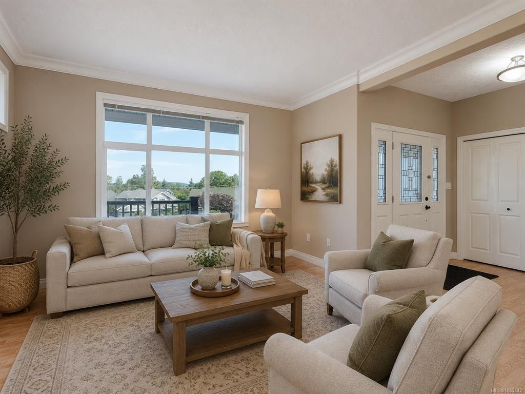 809 Rogers Way, Saanich, BC, V8X 5L1 - 6