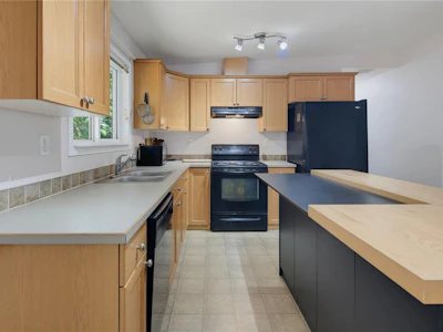 1048 Fitzgerald Road - 3
