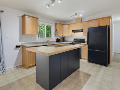 1048 Fitzgerald Road - 2