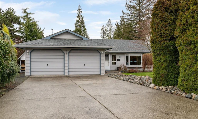 492 Aquila Place