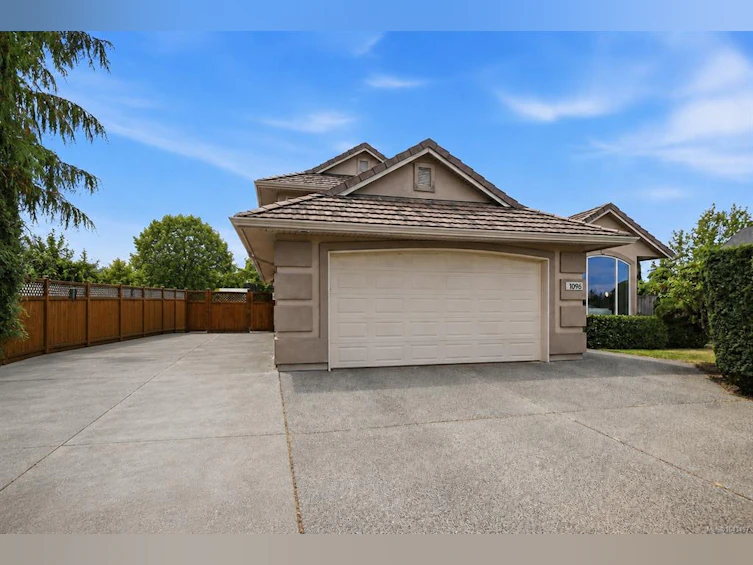 1096 Aery View Way, French Creek, BC, V9P 2N9 - 13