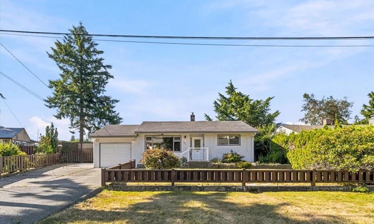 526 Ruby Crescent