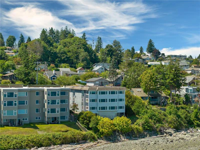 2-553 Island Highway - 2