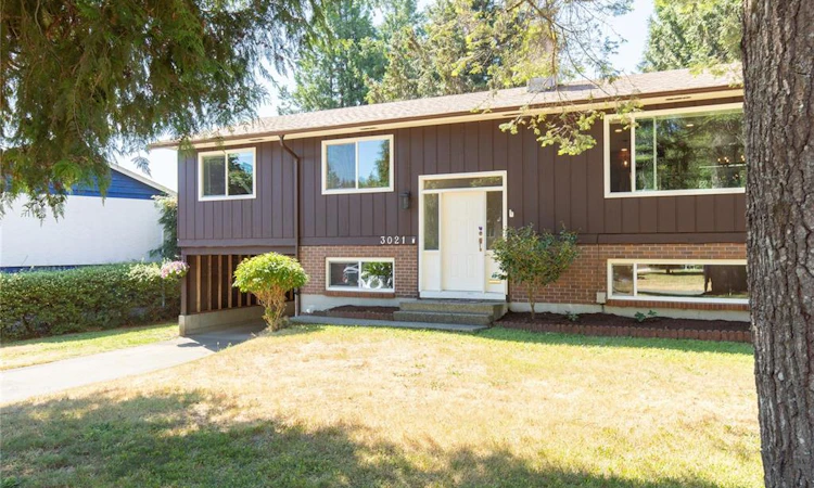 3021 Crestwood Place
