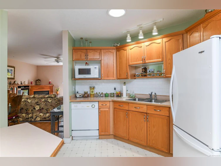 10-3355 First Street, Cumberland, BC, V0R 1S0 - 9