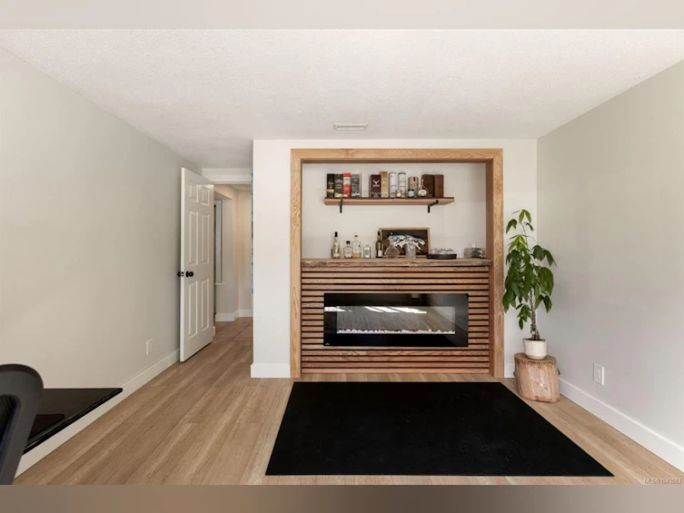 10206 Almond Street, Sidney, BC, V8L 3N3 - 25