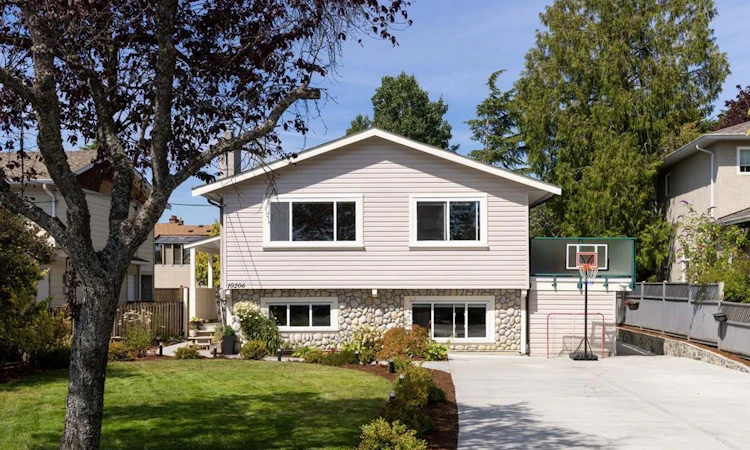 10206 Almond Street