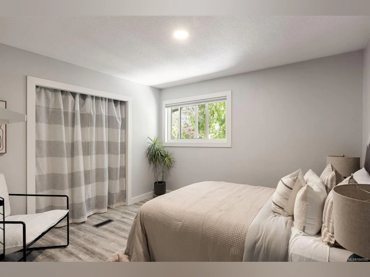 10206 Almond Street, Sidney, BC, V8L 3N3 - 19