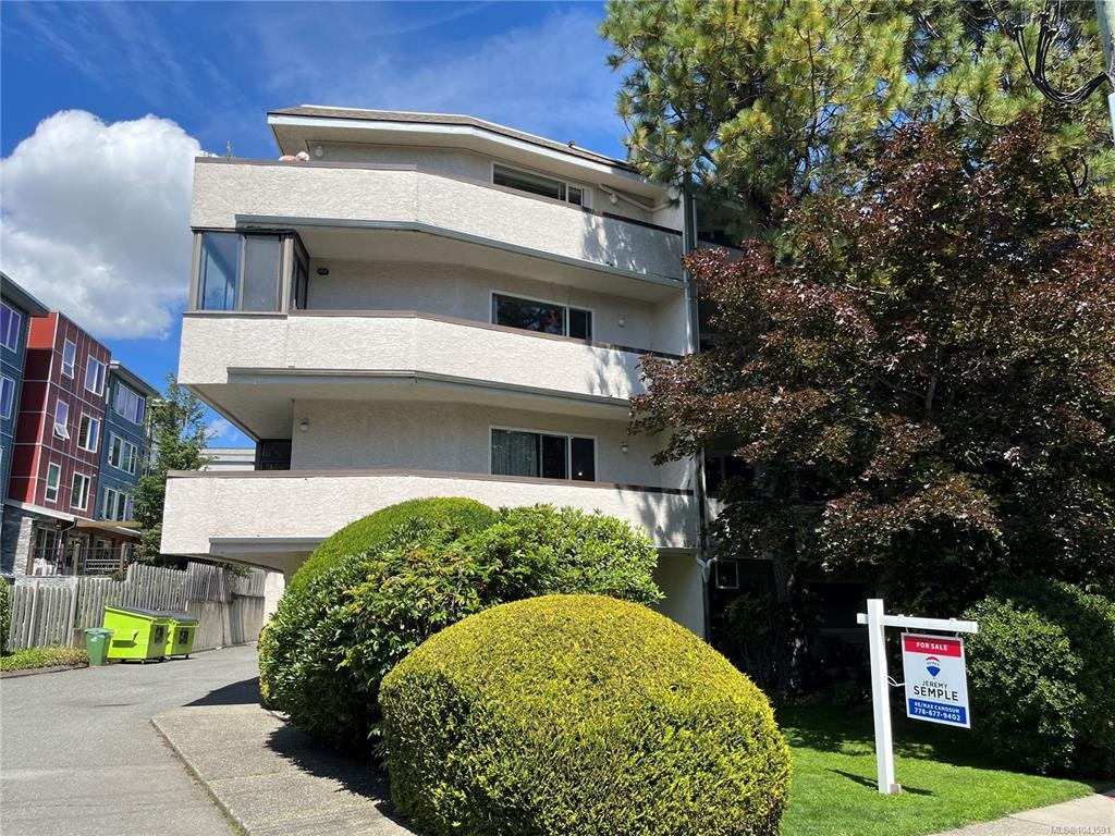 303-1068 Tolmie Avenue, Victoria, BC, V8X 4T4