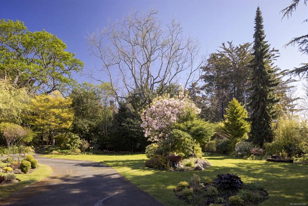 1648 Rockland Avenue, Victoria, BC, V8S 1W7 - 40